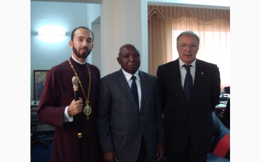 ΣΥΝΑΝΤΗΣΗ ΤΟΥ ΘΕΟΦΙΛ.ΕΠΙΣΚΟΠΟΥ ΜΠΡΑΖΑΒΙΛ ΜΕ ΤΟΥΣ ΕΞΟΧ. ΥΠΟΥΡΓΟΥΣ ΕΣΩΤΕΡΙΚΩΝ ΚΑΙ ΔΗΜΟΣΙΟΥ ΤΟΜΕΩΣ ΤΗΣ ΔΗΜΟΚΡΑΤΙΑΣ ΤΟΥ ΚΟΝΓΚΟ