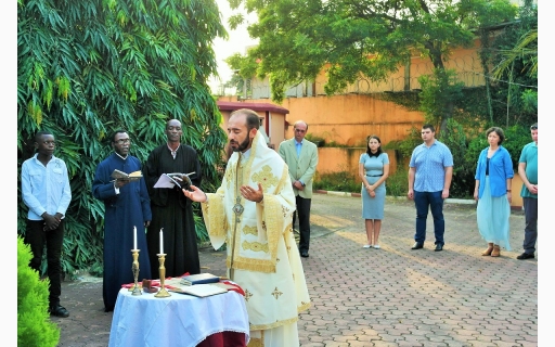 Ο ΘΕΟΦΙΛ.ΕΠΙΣΚΟΠΟΣ ΜΠΡΑΖΑΒΙΛ ΣΤΗΝ ΓΚΑΜΠΟΝ