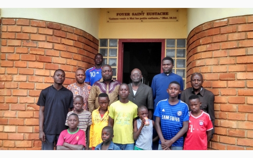 ΕΠΙΣΚΕΨΗ ΤΟΥ ΓΕΝΙΚΟΥ ΔΙΕΥΘΥΝΤΗ ΤΟΥ ΥΠΟΥΡΓΕΙΟΥ ΚΟΙΝΩΝΙΚΩΝ ΥΠΟΘΕΣΕΩΝ ΤΟΥ ΚΟΝΓΚΟ ΣΤΟ ΟΡΦΑΝΟΤΡΟΦΕΙΟ ΤΗΣ Ι.ΕΠΙΣΚΟΠΗΣ