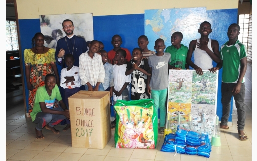 ΕΠΙΣΚΕΨΗ ΣΤΟ DOLISIE - ΠΡΟΣΦΟΡΑ ΑΓΑΠΗΣ ΣΤΟ ΟΡΦΑΝΟΤΡΟΦΕΙΟ