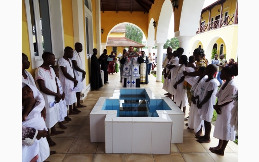 ΒΑΠΤΙΣΕΙΣ ΟΡΘΟΔΟΞΩΝ ΣΤΗ ΠΟΛΗ POINTE-NOIRE