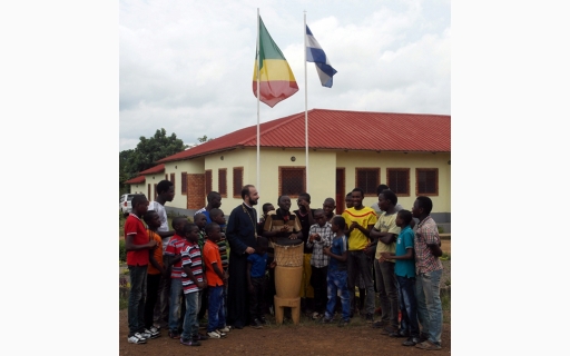 ΠΟΙΜΑΝΤΙΚΗ ΕΠΙΣΚΕΨΗ ΣΤΙΣ ΠΟΛΕΙΣ DOLISIE ΚΑΙ NKAYI